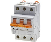 Выключатель SV-49073-32-C автоматический СВЕТОЗАР 3-полюсный, 32 A, "C", откл. сп. 10 кА, 400 В